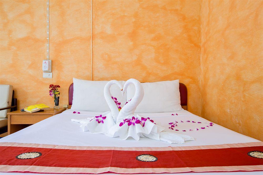 Valero Guesthouse Phuket Extérieur photo