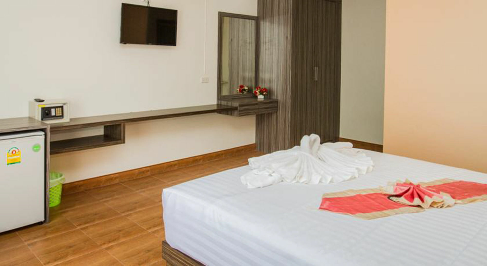 Valero Guesthouse Phuket Extérieur photo